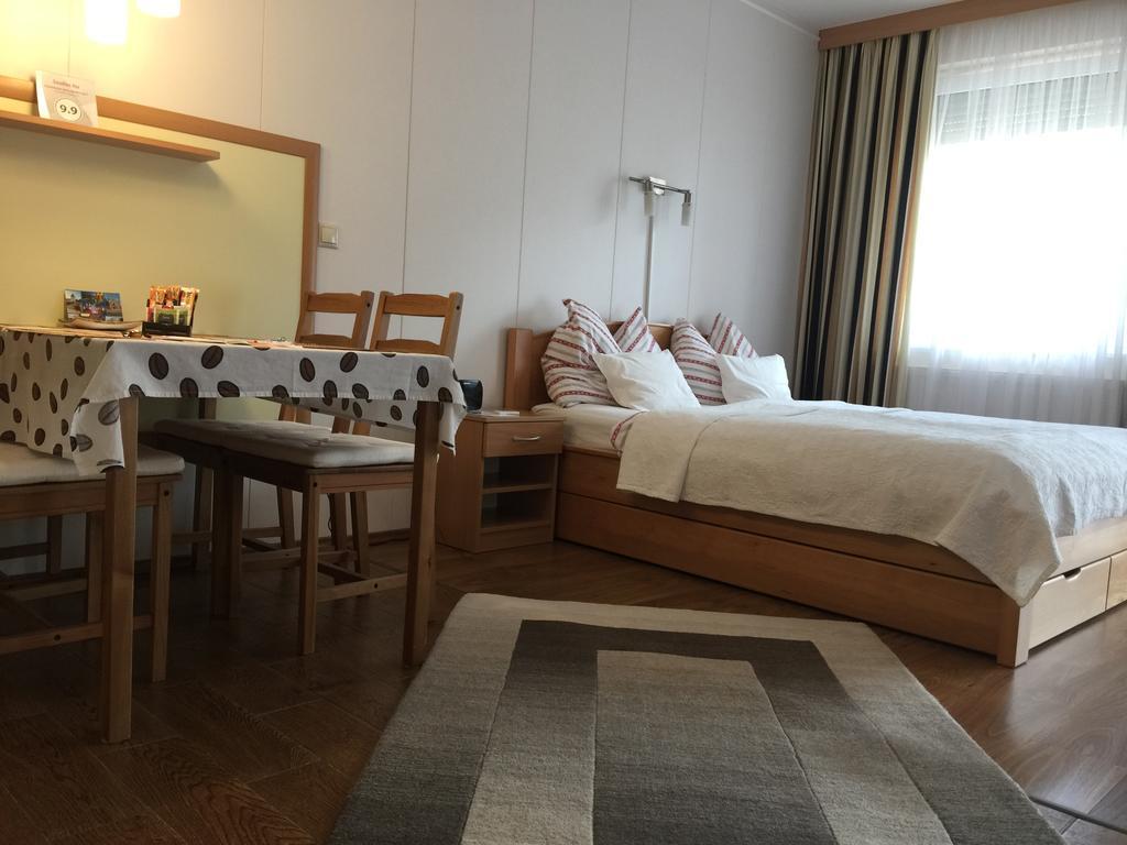 Atmoszfera Apartman Sarvar Luaran gambar
